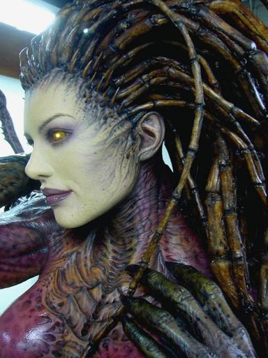 StarCraft II: Wings of Liberty - Sarah Kerrigan Statue at Blizzcon 2008